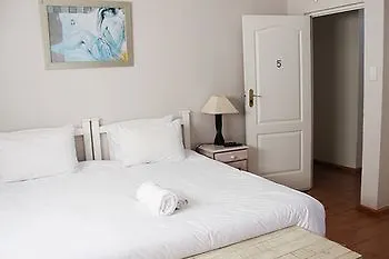 Winelands Lodge Durbanville Bed and breakfast